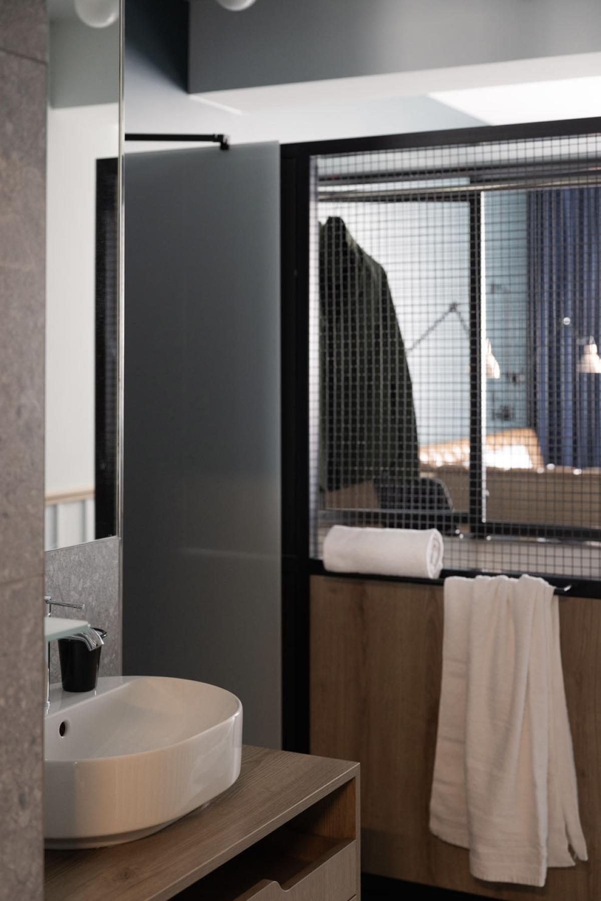 Premium / 1.75 Le Charme – Hôtel design Paris 13, chambres, bistrot & bar